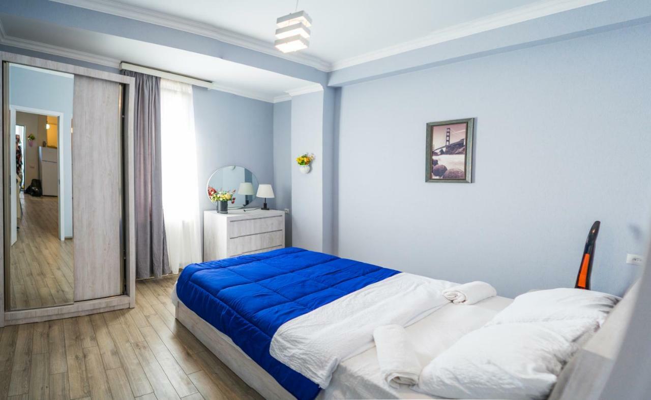 Tatias Apartments In The Downtown Tbilisi Ngoại thất bức ảnh